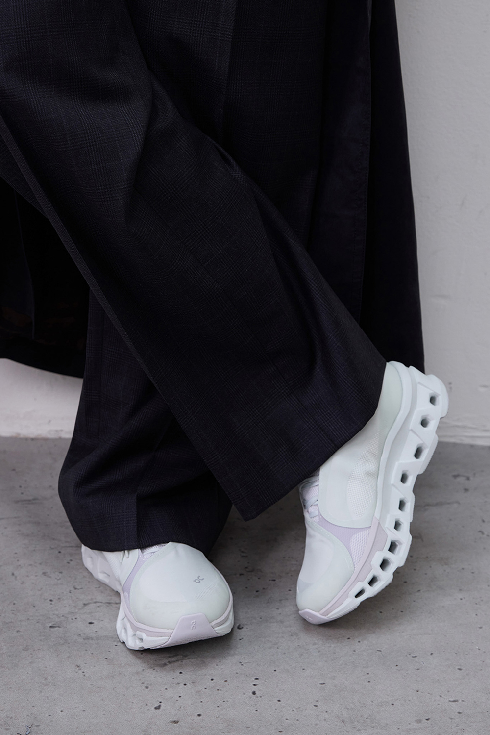 און X פאף נעלי ריצה קלאודמונסטר